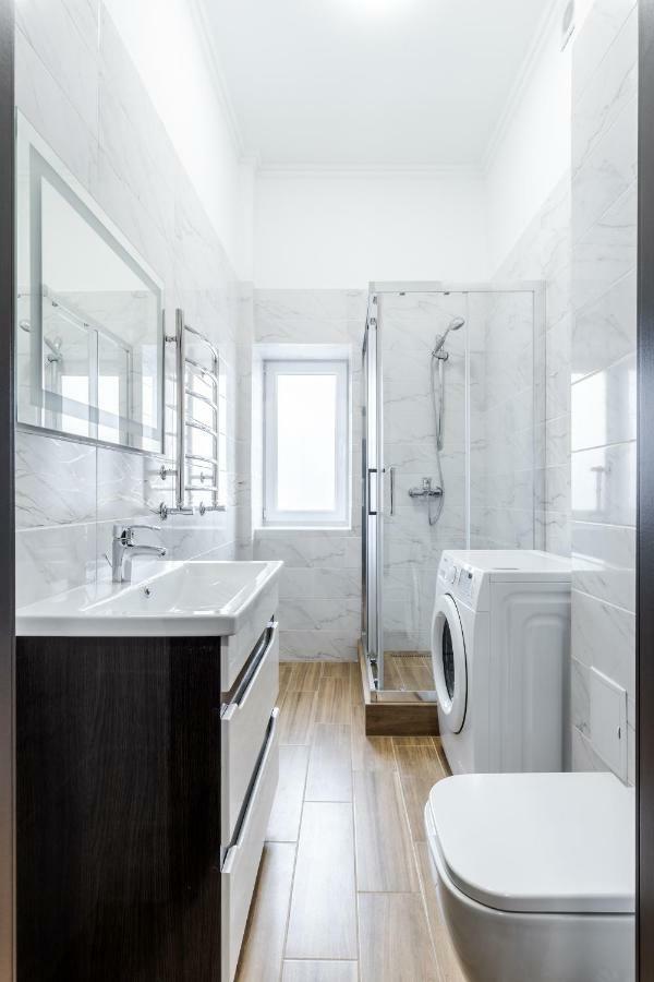 לבוב Inshiapartments On Liberty Avenue 2 מראה חיצוני תמונה