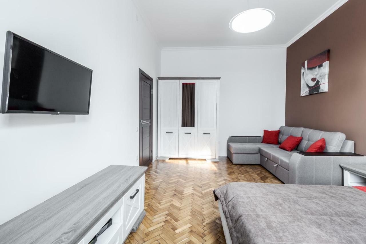 לבוב Inshiapartments On Liberty Avenue 2 מראה חיצוני תמונה